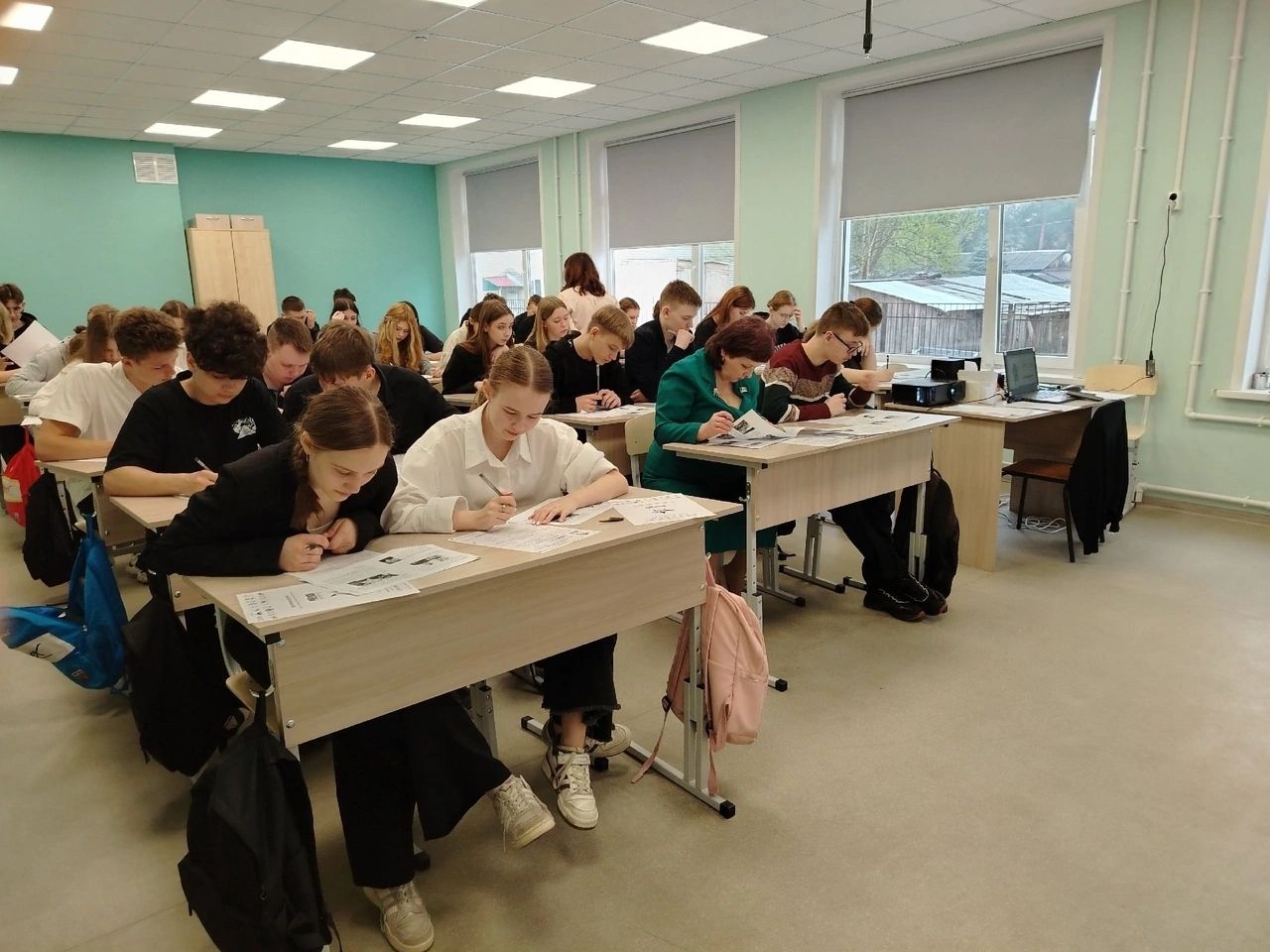 "Диктант Победы" написали депутаты и члены Молодежного парламента при Новгородской областной Думе
